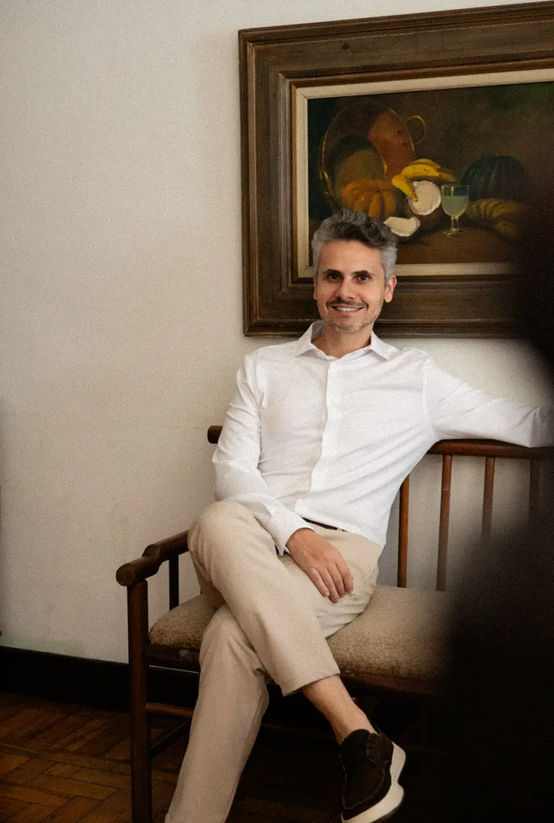 Dr. Lucas Attoni em seu consultório